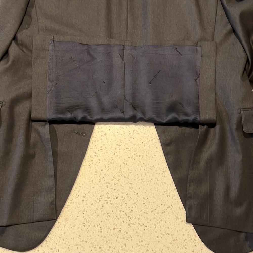 Hickey Freeman Charcoal Grey 100% wool with functional cuffs - Picture 6 of 10